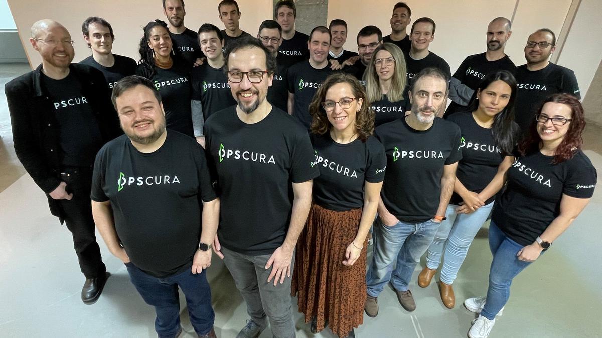 Equipo de Enigmedia, ahora Opscura, en Donostia.