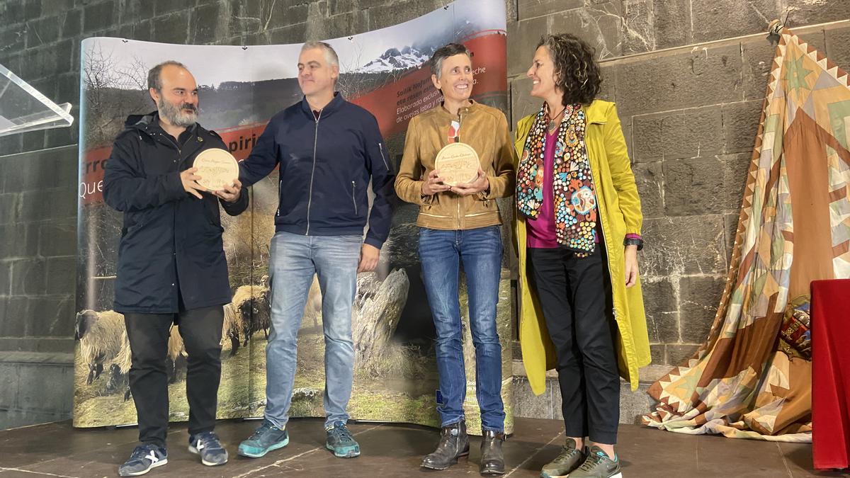 (Izda-dcha) Oskar Alegria, Eneko Egiguren, Amaia Osaba e Itziar Gómez.