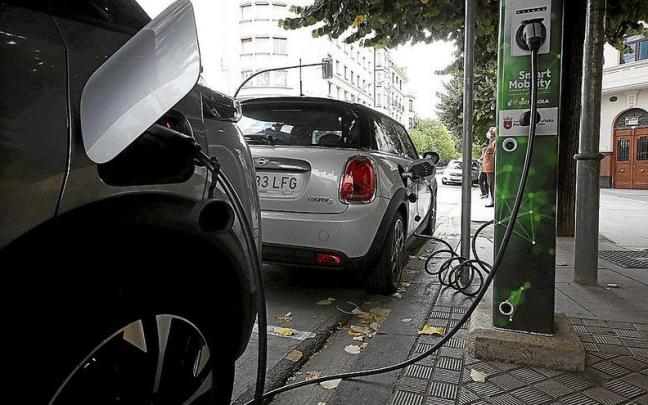 Un punto de recarga de coches eléctricos. Un punto de recarga de coches eléctricos.