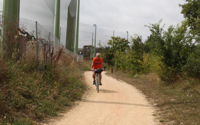 Senda en bicicleta por Álava. Senda en bicicleta por Álava.
