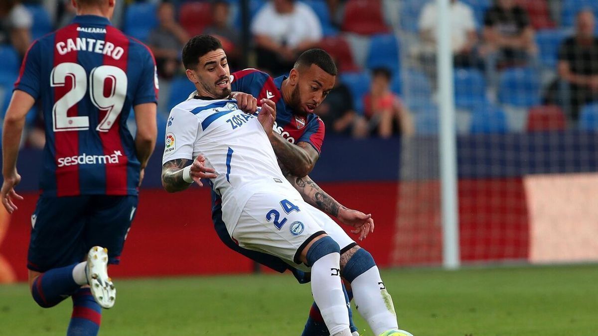 Miguel de la Fuente, durante el último Levante-Alavés.