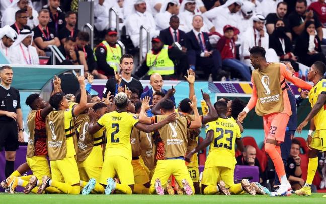 Los jugadores de Ecuador celebran el segundo gol, obra de Enner Valencia. Los jugadores de Ecuador celebran el segundo gol, obra de Enner Valencia.