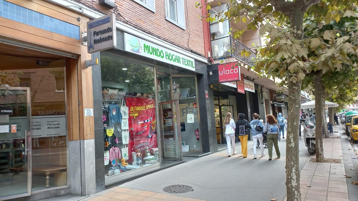 Además de la tienda de Los Herrán, Mundo Hogar Textil se instala en la calle Basoa con un segundo comercio