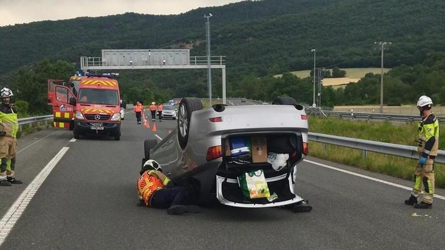 Coche volcado en la AP-68 ajeno a esta noticia