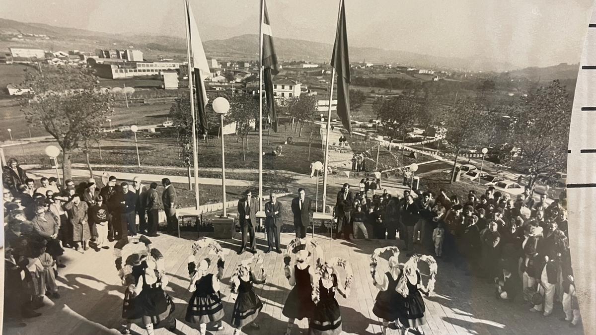 Acto institucional en el Ayuntamiento de Sondika.