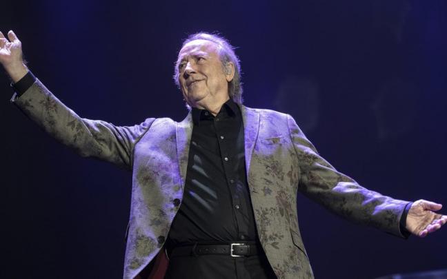 Serrat, durante su concierto de despedida este viernes en Barcelona.