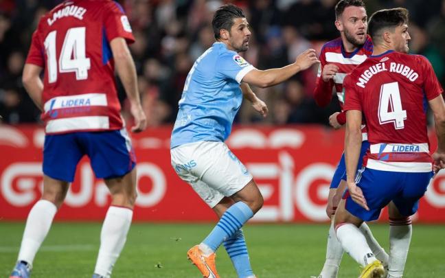 Nolito, durante el duelo de esta temporada entre el Ibiza y el Granada en Los Cármenes.