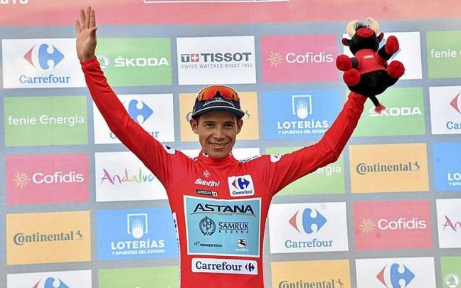 El ciclista colombiano Supermán López, celebrando su podio en la Vuelta a España 2019. El ciclista colombiano Supermán López, celebrando su podio en la Vuelta a España 2019.