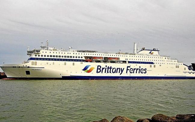 El ferry ‘Salamanca’, en plena travesía. El ferry ‘Salamanca’, en plena travesía.