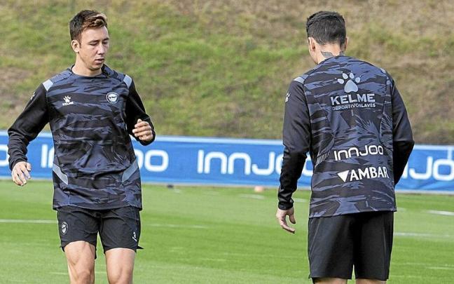Saúl García, durante un entrenamiento de la temporada pasada con el Deportivo Alavés.