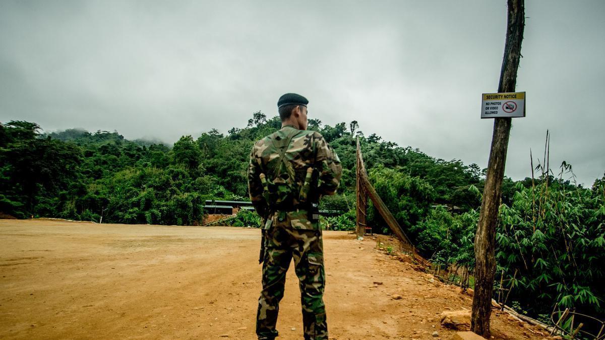 Un militar en Birmania.