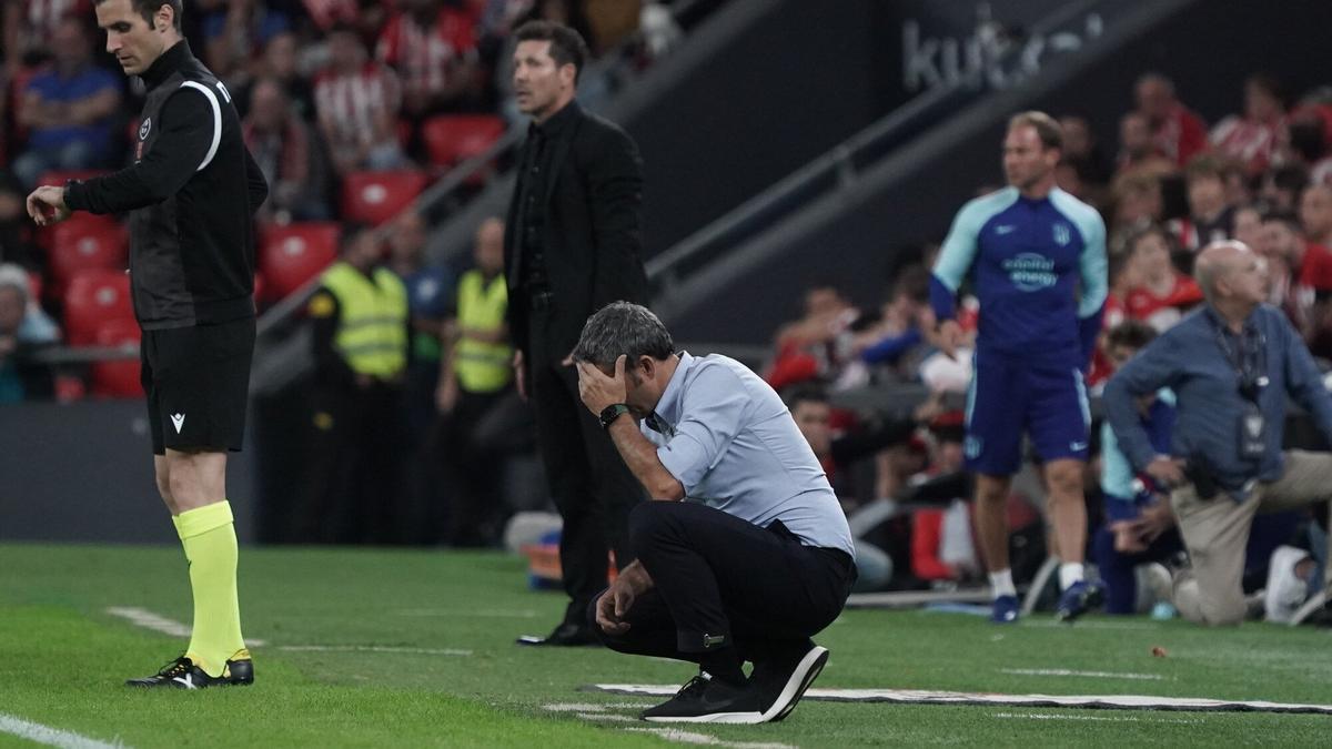 Valverde se lamenta en la zona técnica.