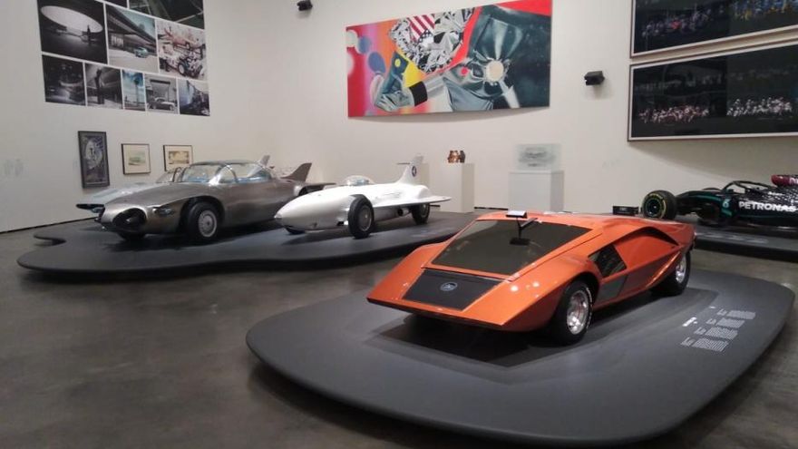 Los coches de Foster en el Museo Guggenheim