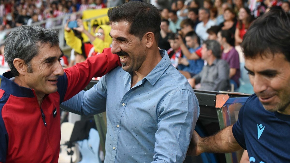 Valverde saluda a Iraizoz, homenajeado en la final de la Euskal Herria Txapela