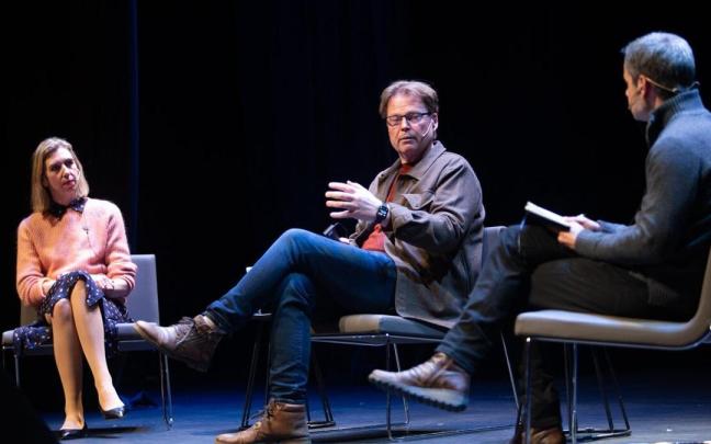 Mesa redonda con los escritores noruegos Jorn Lier Horst y Helene Flood Mesa redonda con los escritores noruegos Jorn Lier Horst y Helene Flood