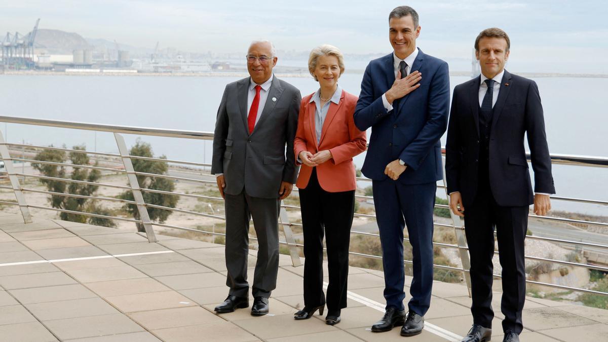 Costa, Von der Leyen, Pedro Sánchez y Emmanuel Macron en Alicante.