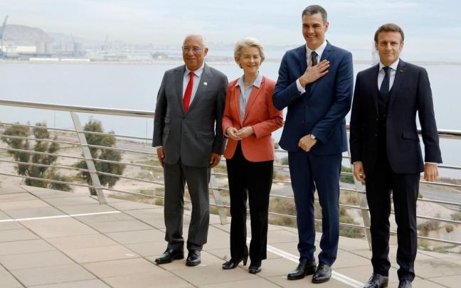 Costa, Von der Leyen, Pedro S&aacute;nchez y Emmanuel Macron en Alicante.