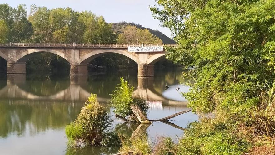 El río Ebro a su paso por Baños.