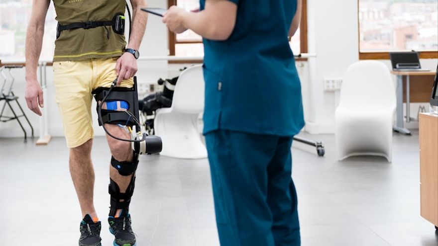 Tecnalia ha desarrollado un exoesqueleto robótico híbrido para la rehabilitación de la rodilla.