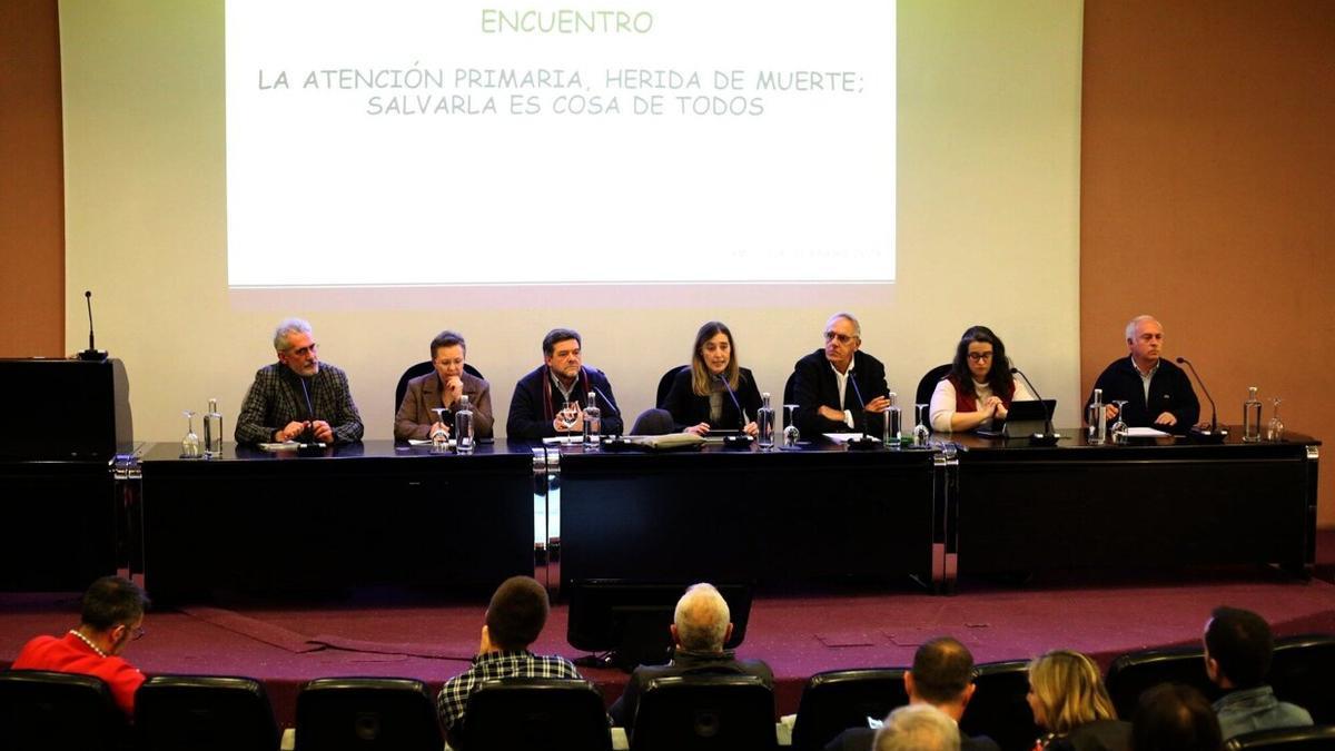 Representantes del Foro Médico de Atención Primaria de Navarra, durante el encuentro celebrado el miércoles en el Colegio de Médicos.