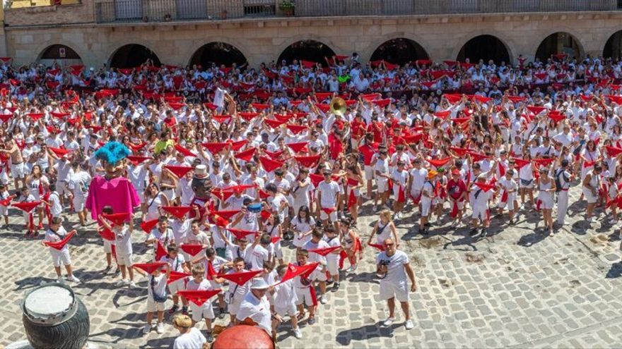 Las divertidas fotos del cohete de las fiestas de Puente
