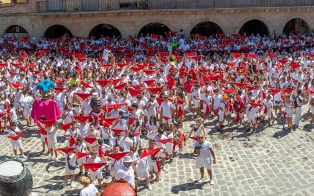 Las divertidas fotos del cohete de las fiestas de Puente