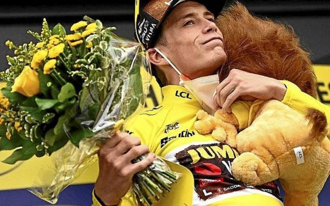 Vingegaard, nuevo l&iacute;der del Tour de Francia. | FOTO: AFP