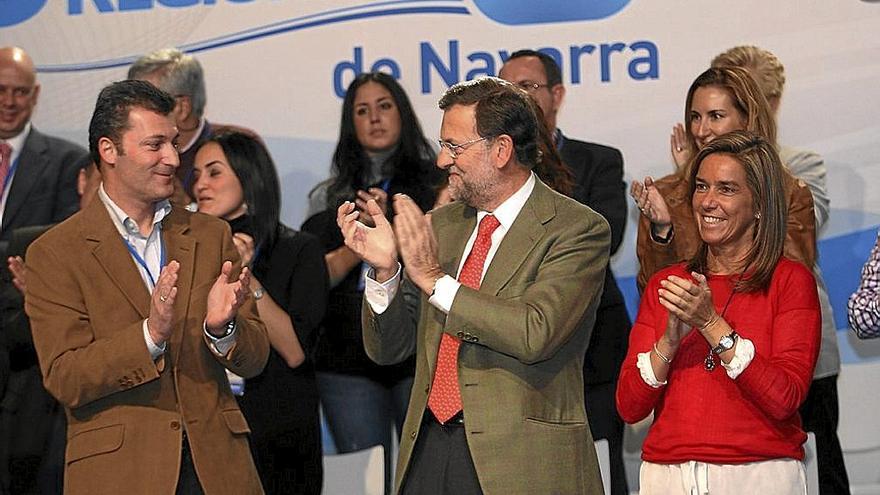 La refundación de 2009. El 12 de diciembre de 2009, el PP de Navarra celebró su congreso de refundación en Pamplona tras romper con UPN. Santiago Cervera, elegido presidente del partido, recibe el aplauso del presidente nacional, Mariano Rajoy, y Ana Mato, vicesecretaria de Organización.