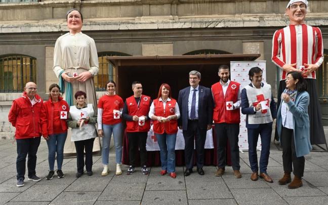 La Banderita de Cruz Roja vuelve a la calle para ayudar a las personas afectadas por la crisis energética La Banderita de Cruz Roja vuelve a la calle para ayudar a las personas afectadas por la crisis energética