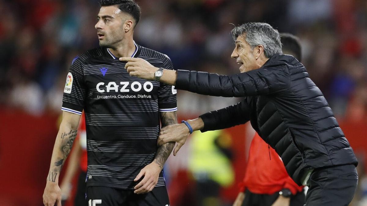 Imanol Alguacil, durante el partido de este miércoles dando instrucciones a Diego Rico.