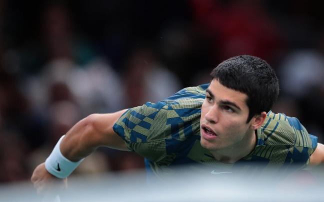 Alcaraz durante el partido contra Dimitrov. Alcaraz durante el partido contra Dimitrov.