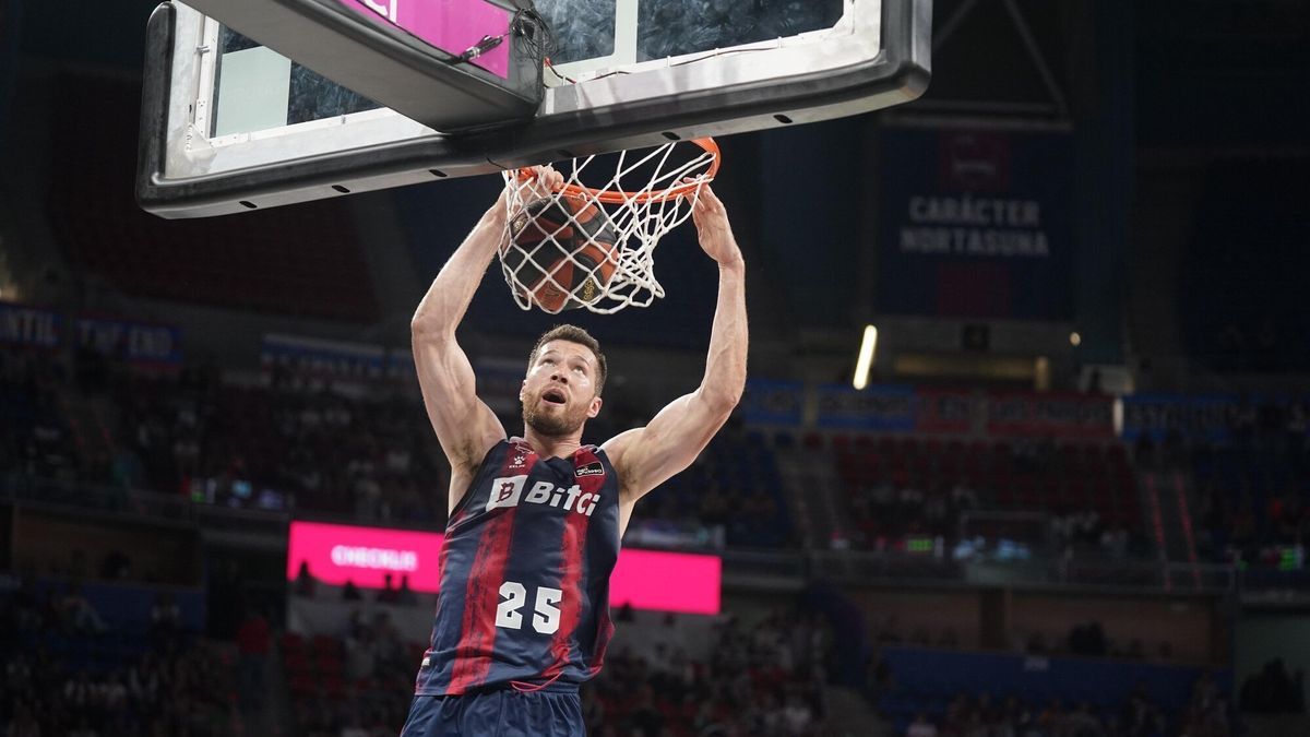 Alec Peters en el partido de cuartos de final de la Liga ACB contra el Valencia.