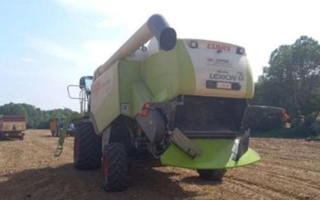 Imagen de la cosechadora que provocó el incendio.