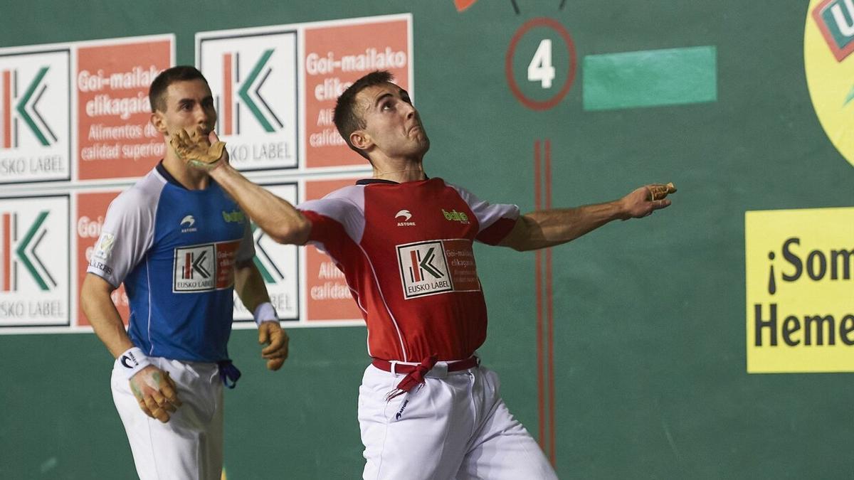 Joanes Bakaikoa e Iraitz Zubizarreta, durante un encuentro.