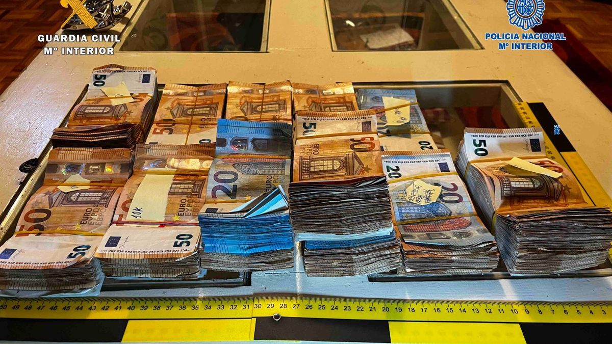 Se ha incautada también un gran volumen de dinero en efectivo