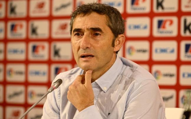 Ernesto Valverde durante la rueda de prensa