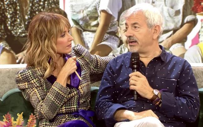 Carlos Sobera y Emma García envían un emotivo mensaje a Paolo Vasile en 'Fiesta'. Carlos Sobera y Emma García envían un emotivo mensaje a Paolo Vasile en 'Fiesta'.