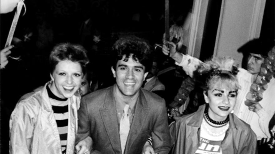 Blanca Sánchez, Pedro Almodóvar y Alaska, en una instantánea de 1980 del Zinemaldia.