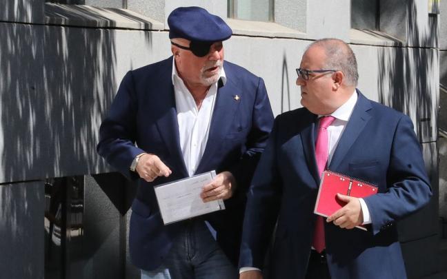 Villarejo se somete a un reconocimiento médico en la Audiencia Nacional. Villarejo se somete a un reconocimiento médico en la Audiencia Nacional.