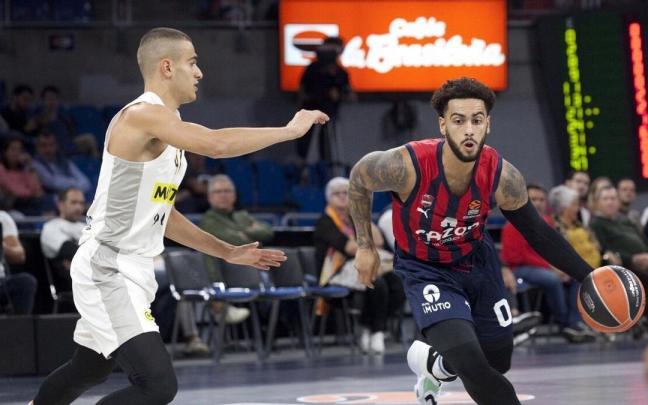 Howard maneja el balón durante el duelo contra el Partizan de esta temporada