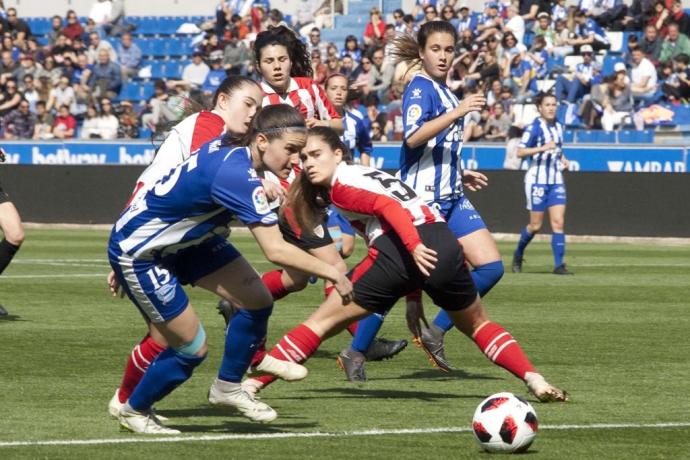 María Ortiz de Pinedo frente al filial del Athletic.