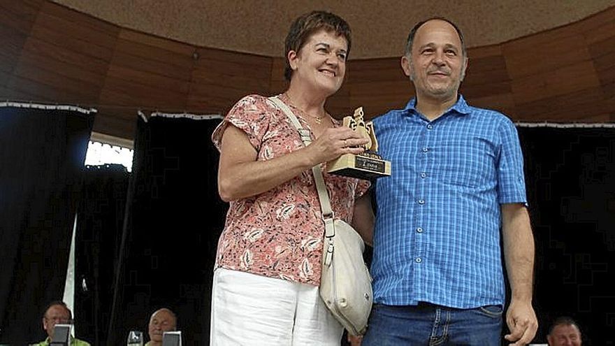 Rosa Salegi, del caserío Mausitxa, tras ganar el concurso de quesos.