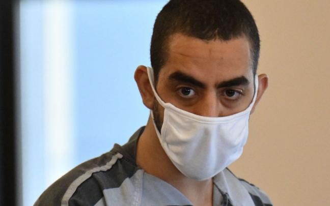 Hadi Matar, el hombre acusado de apuñalar al escritor Salman Rushdie