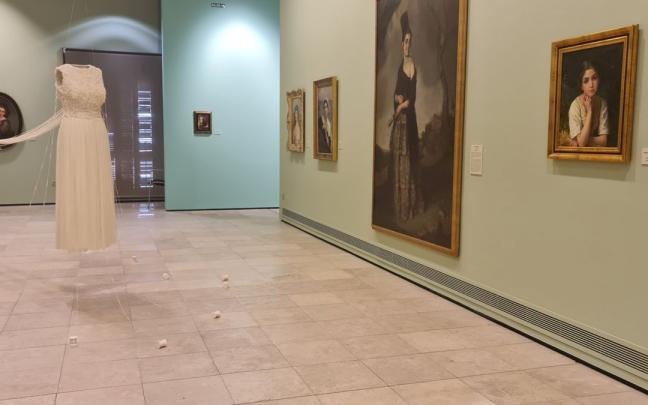 Una de las salas del Museo Muñoz Sola de Arte Moderno, que acoge a la vez la exposición de la pintura de Muñoz Sola y la exposición de Celia Eslava. Una de las salas del Museo Muñoz Sola de Arte Moderno, que acoge a la vez la exposición de la pintura de Muñoz Sola y la exposición de Celia Eslava.