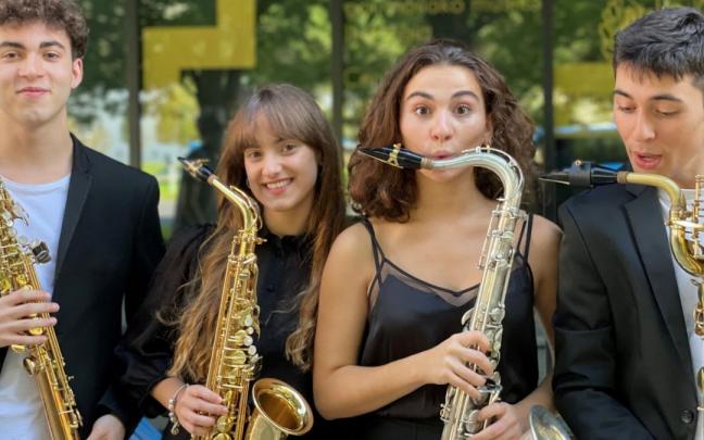 Cadenza Quartet, Musikenen osatutako musikari talde gaztea