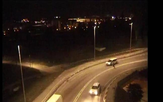 La persecución policial por Pamplona del presunto agresor sexual que iba en bicicleta La persecución policial por Pamplona del presunto agresor sexual que iba en bicicleta