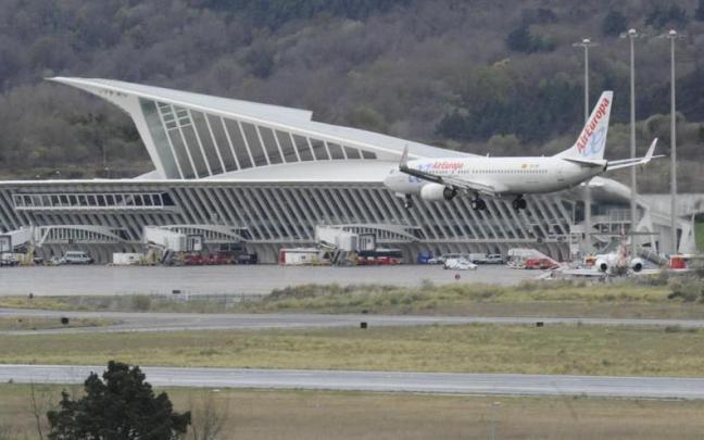 Aeropuerto de Bilbao Aeropuerto de Bilbao