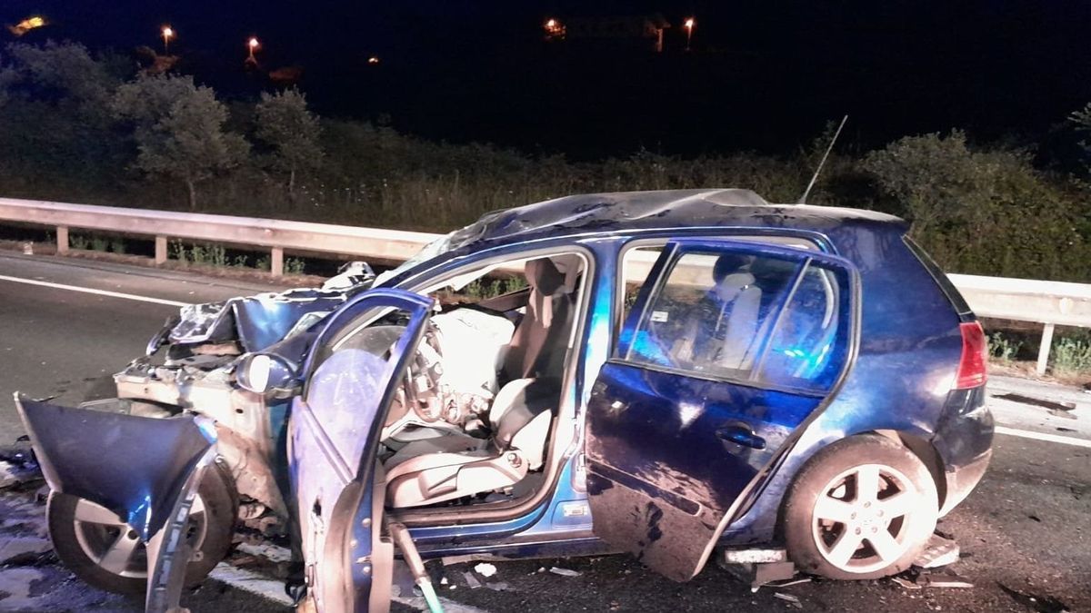 Estado en el que ha quedado el turismo implicado en el accidente de Igorre