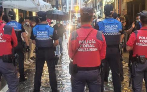 Operativo conjunto entre Policía Municipal de Pamplona y Policía Foral. Operativo conjunto entre Policía Municipal de Pamplona y Policía Foral.