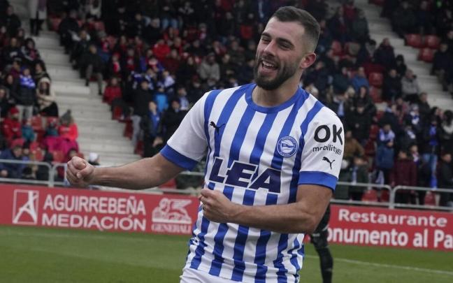 Luis Rioja celebra su gol frente al Mirandés en Anduva. Luis Rioja celebra su gol frente al Mirandés en Anduva.
